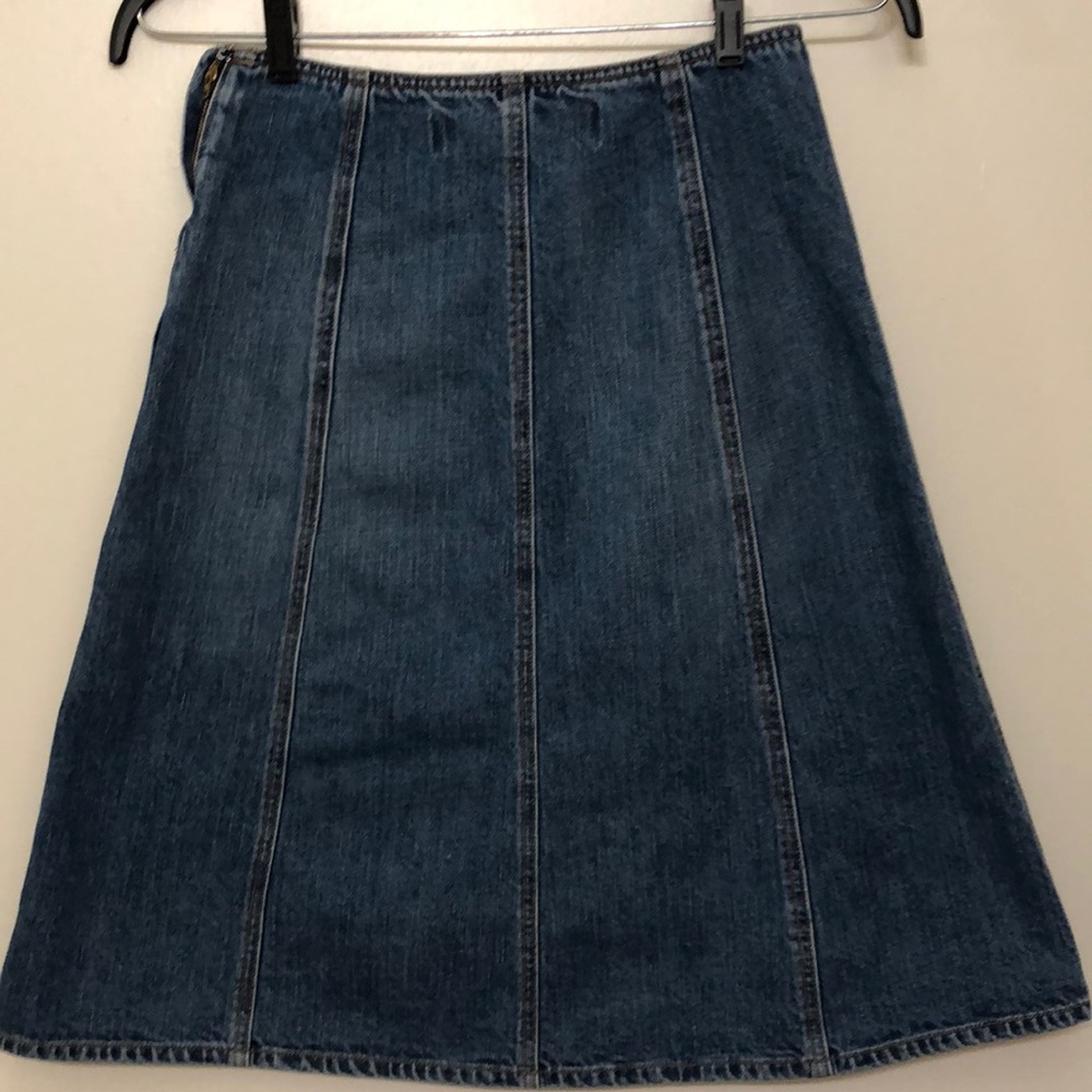 GAP 🛍 flattering denim A-line skirt
